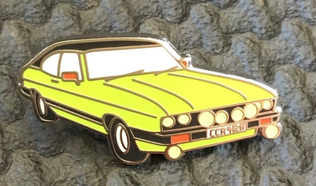 DEL BOY CAPRI GHIA CAR TV COMEDY CLASSIC ENAMEL PIN BADGE - ONLY FOOLS