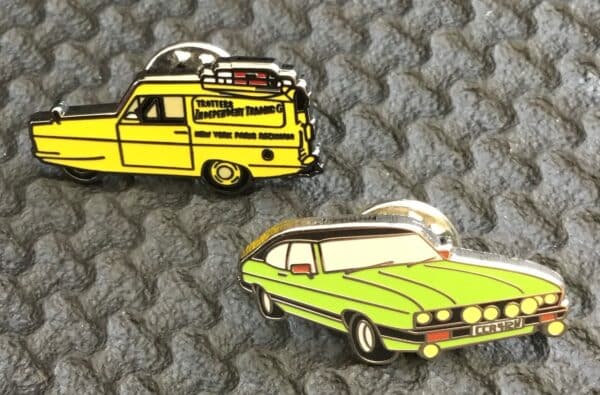 ROBIN RELIANT AND CAPRI BADGE SET