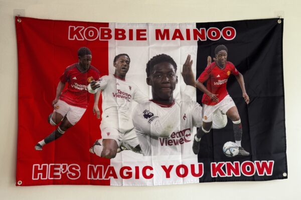 Man Utd kobbie mainoo flag