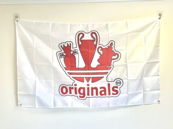 MAN UNITED TREBLE WINNERS WHITE FLAG