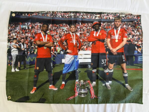MANCHESTER UNITED 2024 FA CUP WINNERS FLAG