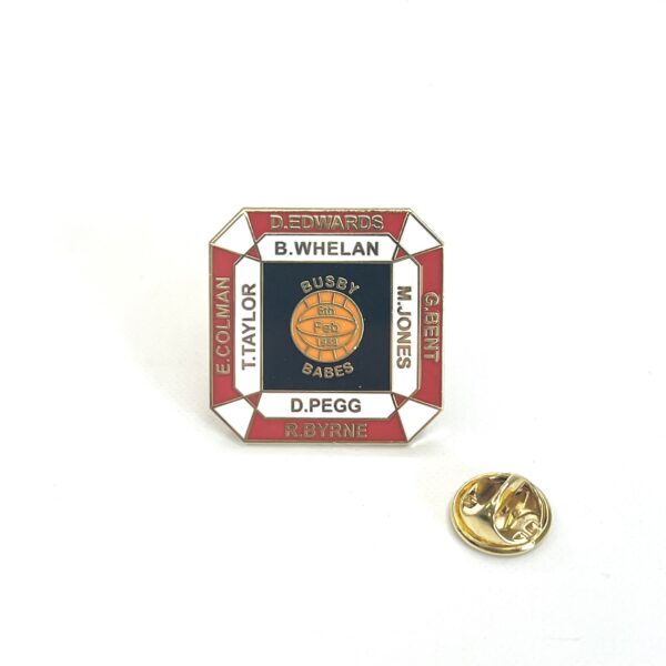 BUSBY BABES RETRO FOOTBALL BADGE