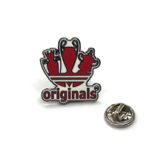 MUFC ORIGINAL TREBLE WINNERS BADGE