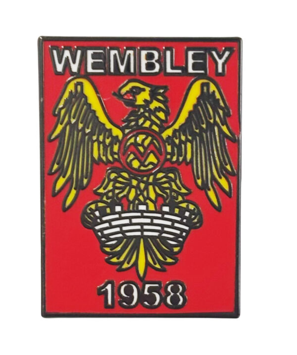 MAN UTD 1958 BUSBY BABES WEMBLEY CREST RED